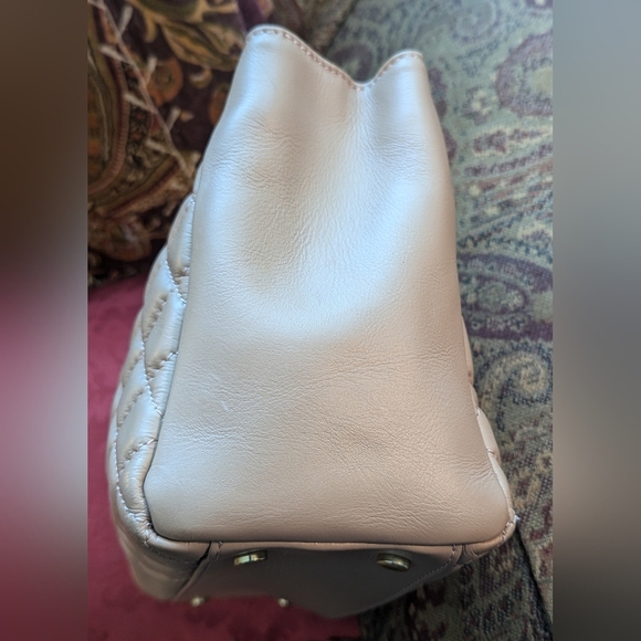 Authentic Anna Paola Quilted Chain Strap Handbag - Picture 8 of 13